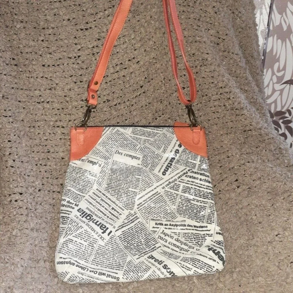 MAURIZIO TAIUTI-ITALY Orange Leather Crossbody-Newspaper Print-Near Mint - Picture 3 of 7